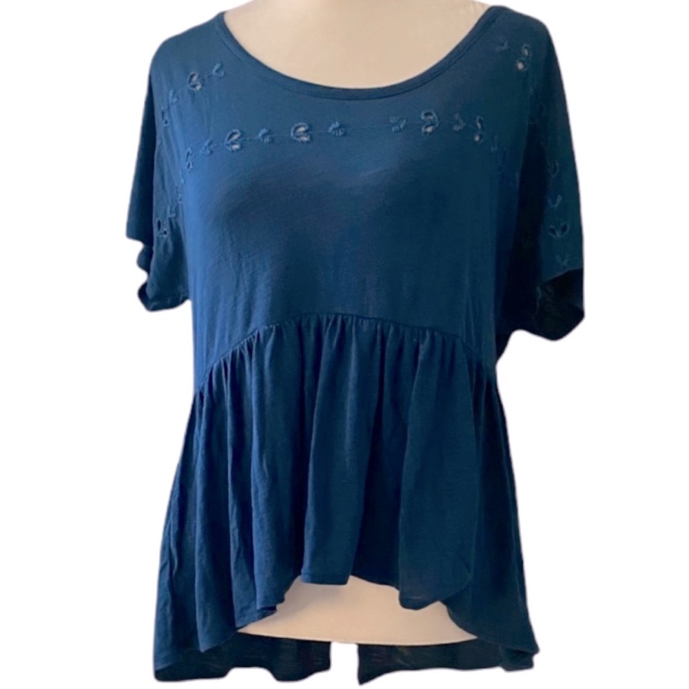 American Eagle Outfitters Peplum Flutter Hi Low Top size women's medium - blue